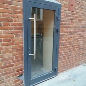 Алюминиевая дверь 1300×2100 мм. GFTD28202 Алюминиевая дверь 1300×2100 мм. GFTD28202